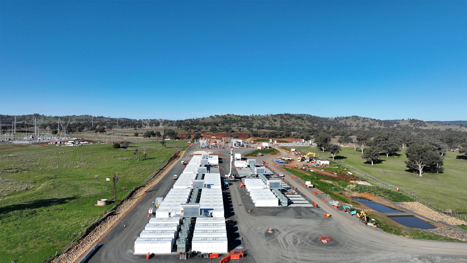 Aerial view of a large, grid scale BESS project developed by Akaysha Energy